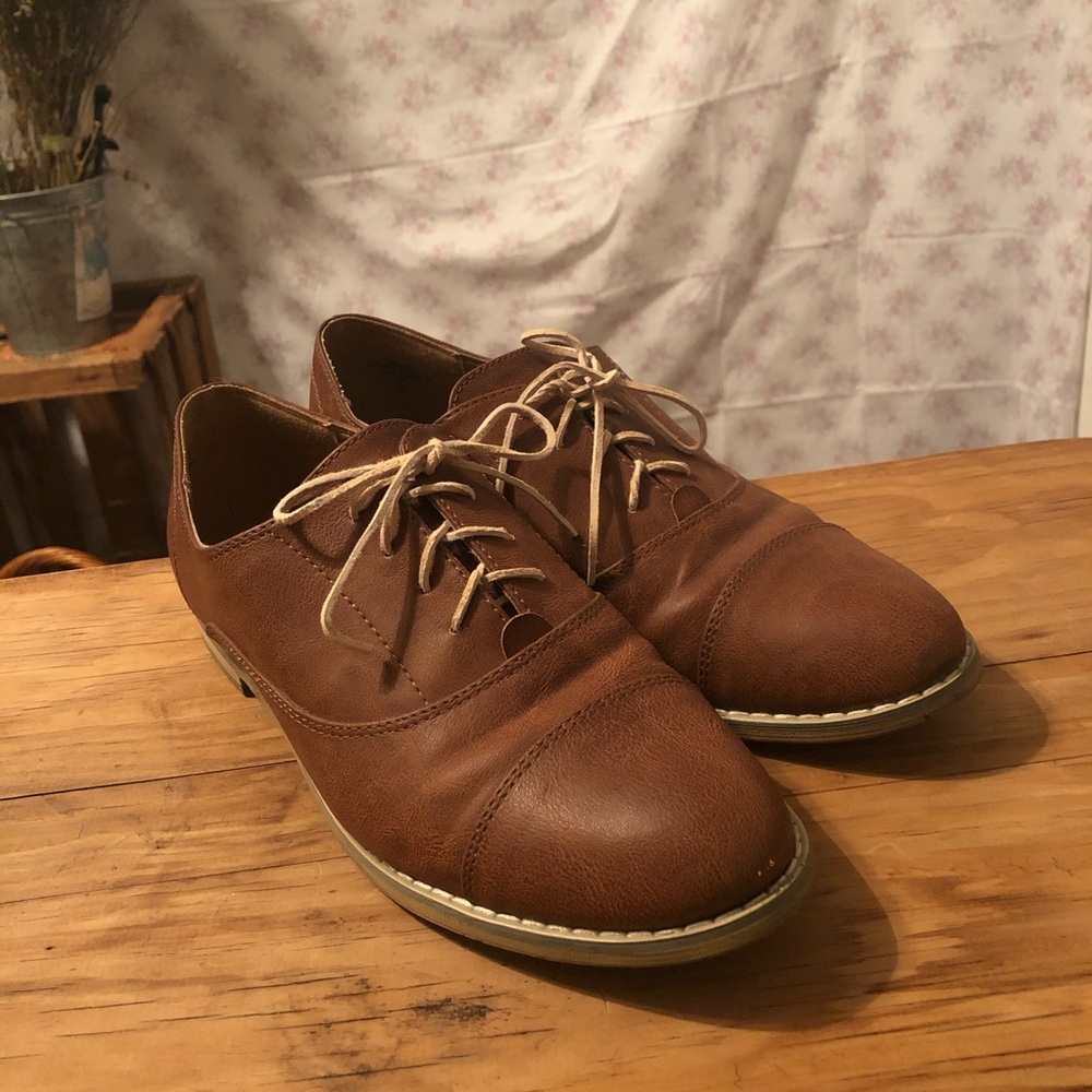 Indigo Rd. Cognac Brown Oxford flats